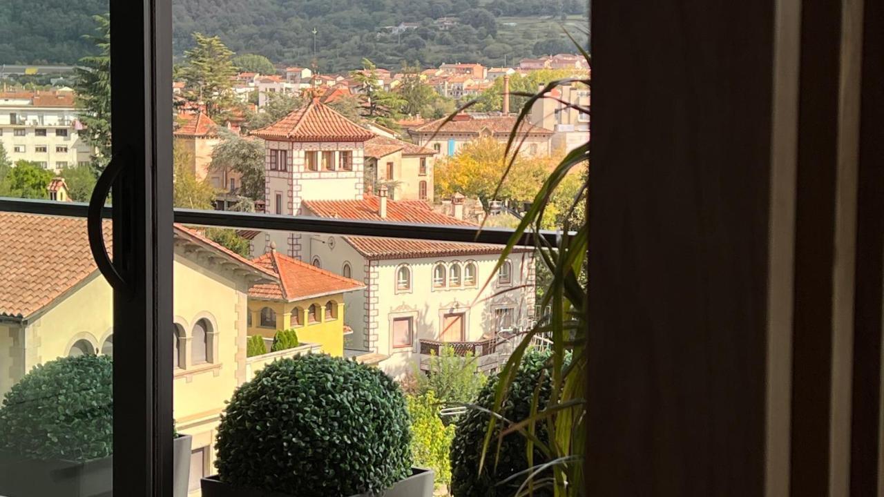Апартаменты Atico De Diseno Con Terraza En El Centro De Олот Экстерьер фото